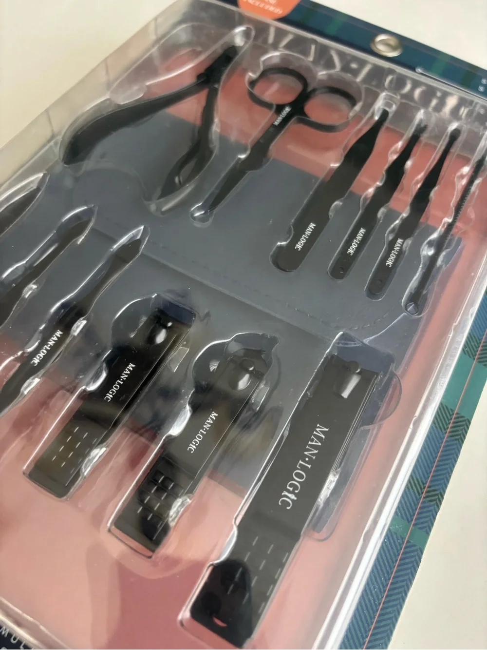 Men’s 12-Piece Grooming Kit in Black